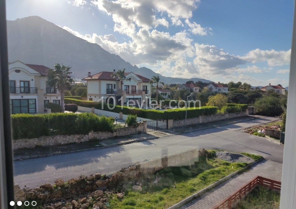 Nice 2 Bedroom Terrace Apartment For Rent Location Lapta Coastal Walkway (Lapta Yuruyus Yolu) Girne (Communal Swimming Pool)