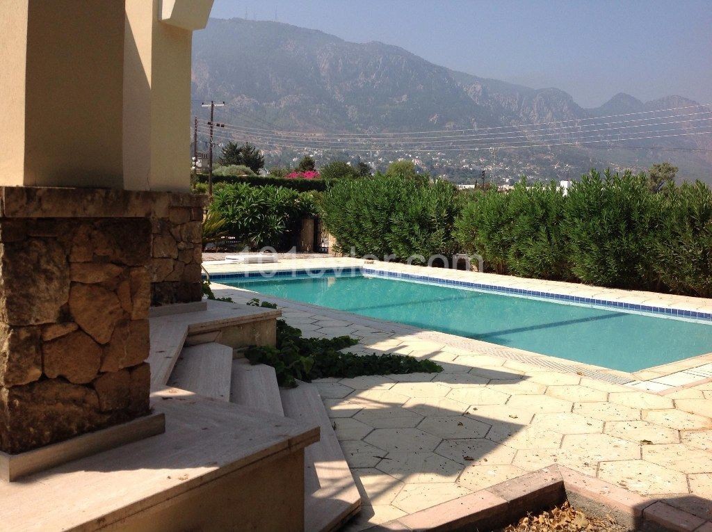 3 Bedroom Villa For Rent Location Alsancak Girne (private swimming pool)