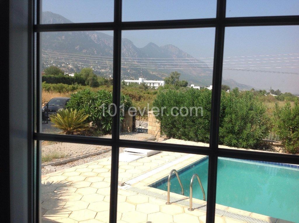 3 Bedroom Villa For Rent Location Alsancak Girne (private swimming pool)