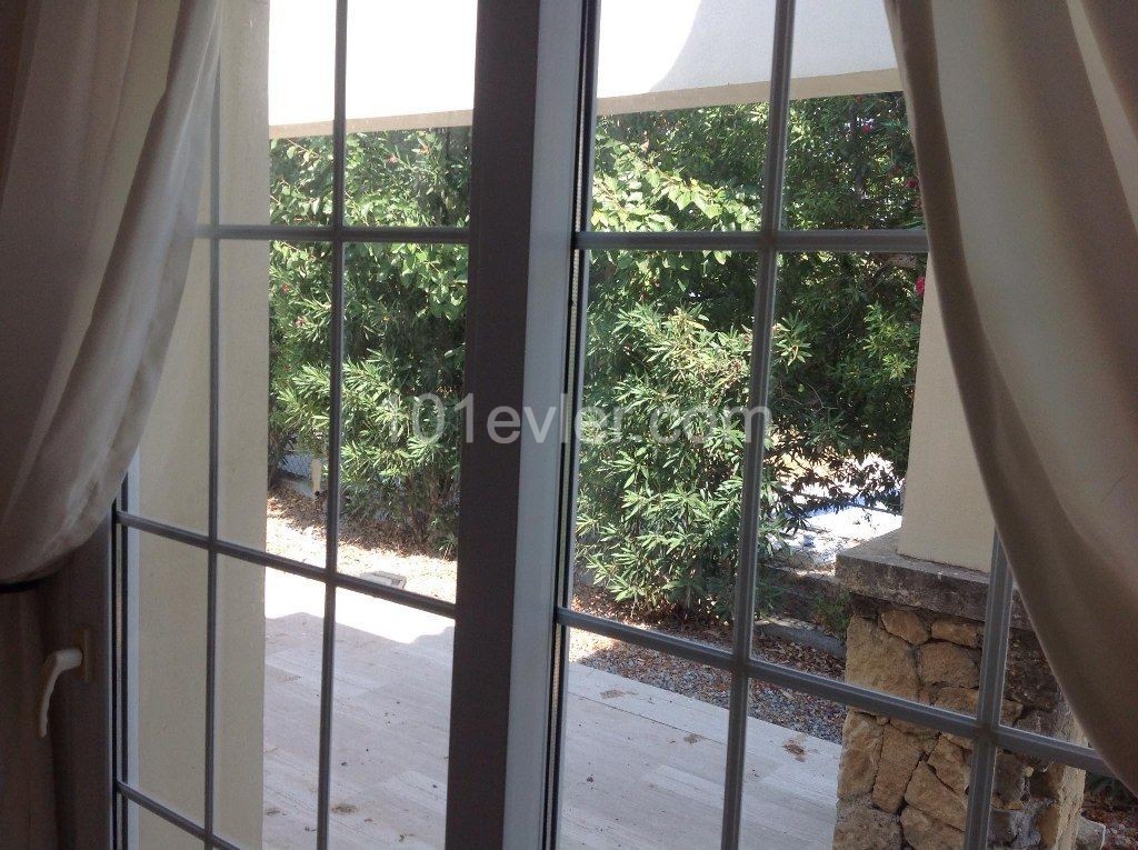 3 Bedroom Villa For Rent Location Alsancak Girne (private swimming pool)