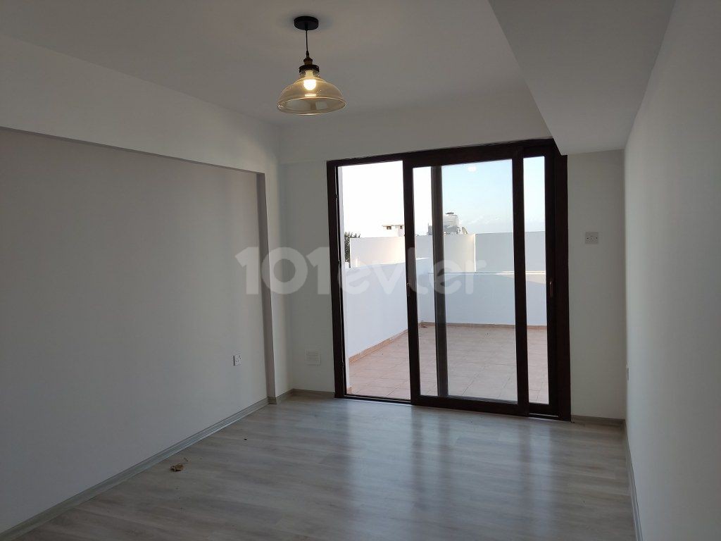 Nice 2 Bedroom Apartment For Sale Location Yesiltepe Alsancak Kyrenia (Sea And Mountain Vie Llogara National Park) ** 