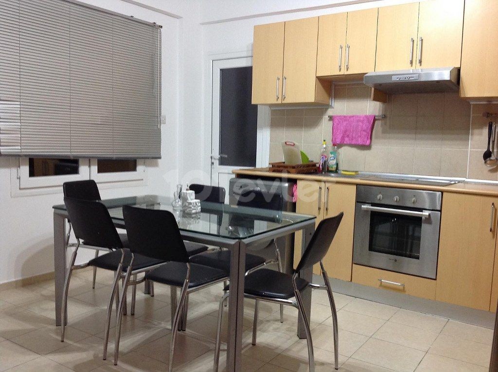 Nice 3 Bedroom Apartment ① Beautiful Sea and Mountain ve ① Location Behind Alsancak Municipality Kyrenia (zum Verkauf) ** 