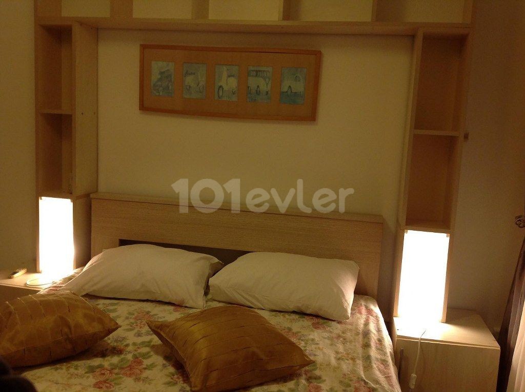 Nice 3 Bedroom Apartment ① Beautiful Sea and Mountain ve ① Location Behind Alsancak Municipality Kyrenia (zum Verkauf) ** 