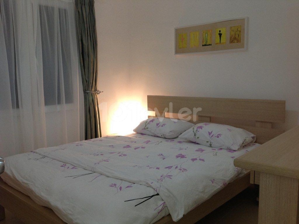 Nice 3 Bedroom Apartment ① Beautiful Sea and Mountain ve ① Location Behind Alsancak Municipality Kyrenia (zum Verkauf) ** 