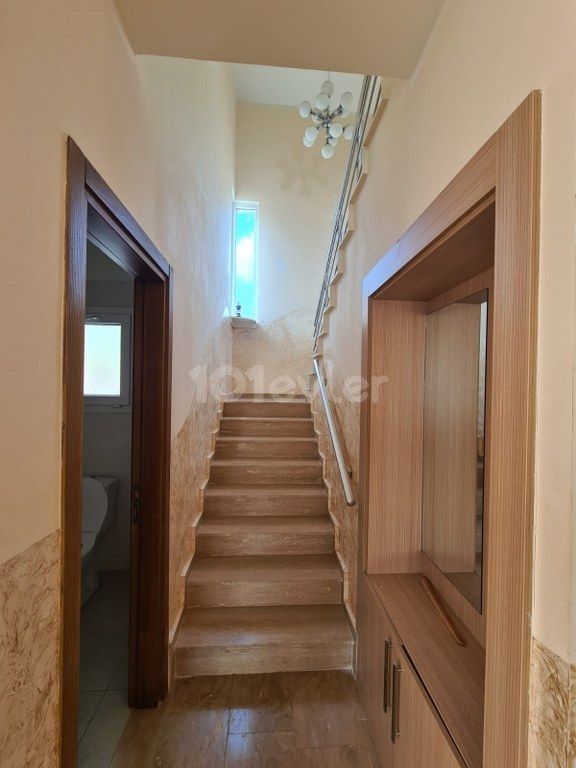 3 Schlafzimmer Villa Zum Verkauf Lage Karsiyaka Kyrenia ** 