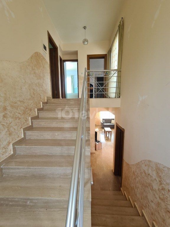 3 Schlafzimmer Villa Zum Verkauf Lage Karsiyaka Kyrenia ** 