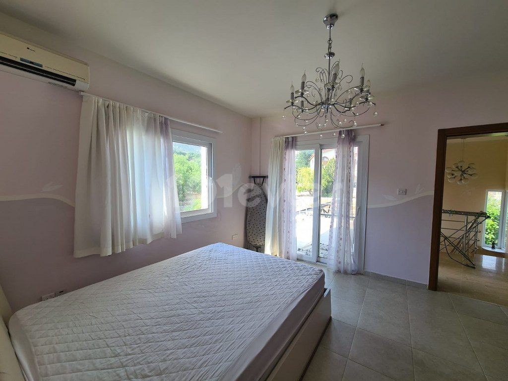 3 Schlafzimmer Villa Zum Verkauf Lage Karsiyaka Kyrenia ** 