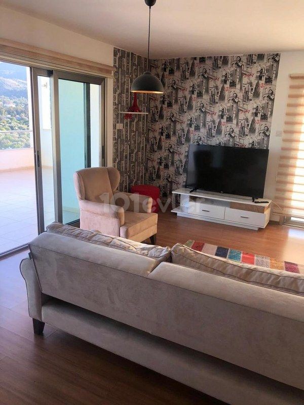 Nice 3 Bedroom Penthouse For Rent Location Near ①nesday Market Kyrenia (beautiful sea and mountain Vie Llogara National Park) ** 