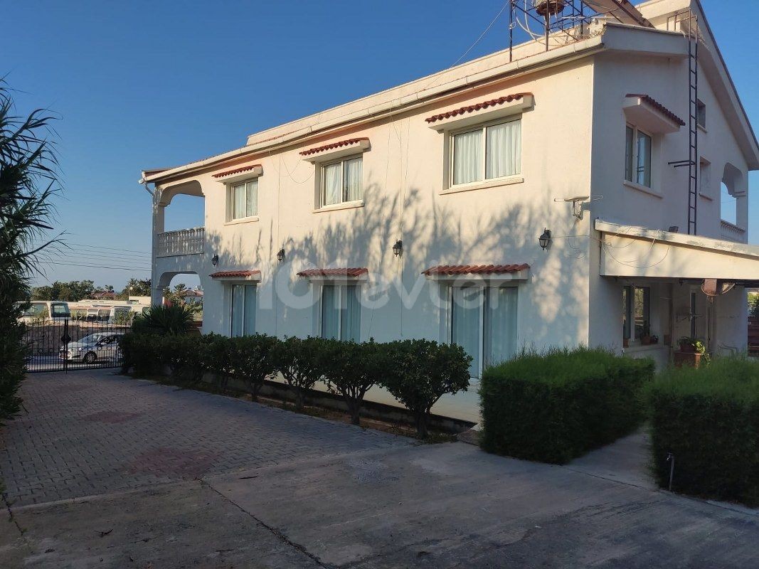 ① Kept 6 Bedroom Villa For Sale Location Lapta Kyrenia (guter Preis für ein solides Haus) ** 