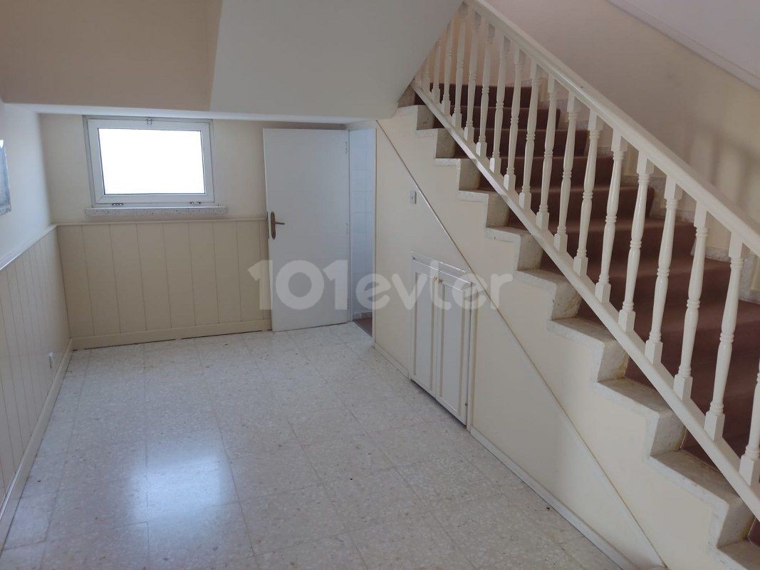 Вилла Well Kept 6 Bedroom Villa For Sale Location Lapta Girne (good price for a solid house) ** 