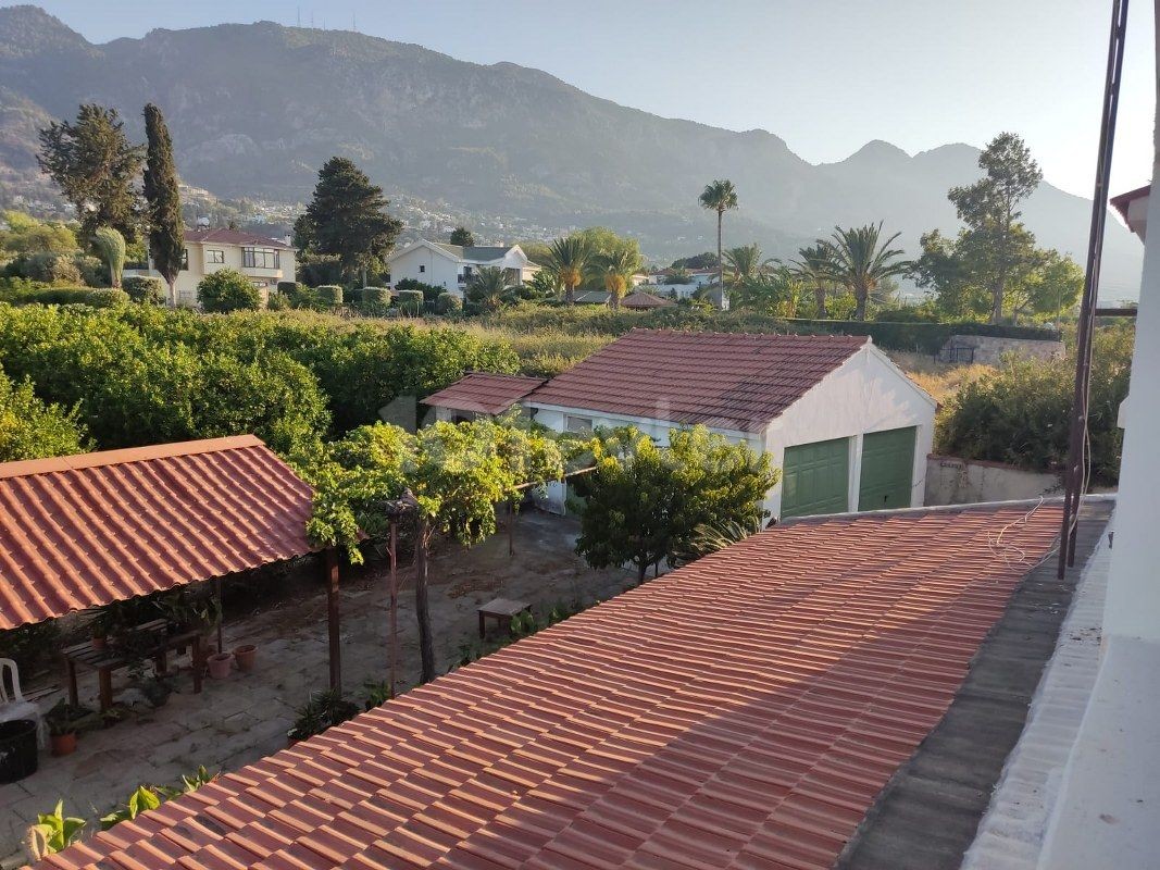 ① Kept 6 Bedroom Villa For Sale Location Lapta Kyrenia (guter Preis für ein solides Haus) ** 