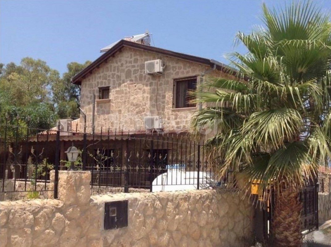 Потрясающая великолепная вилла с 3 спальнями Sea Front For Sale Location Near Sun Set Beach Lapta Girne ** 