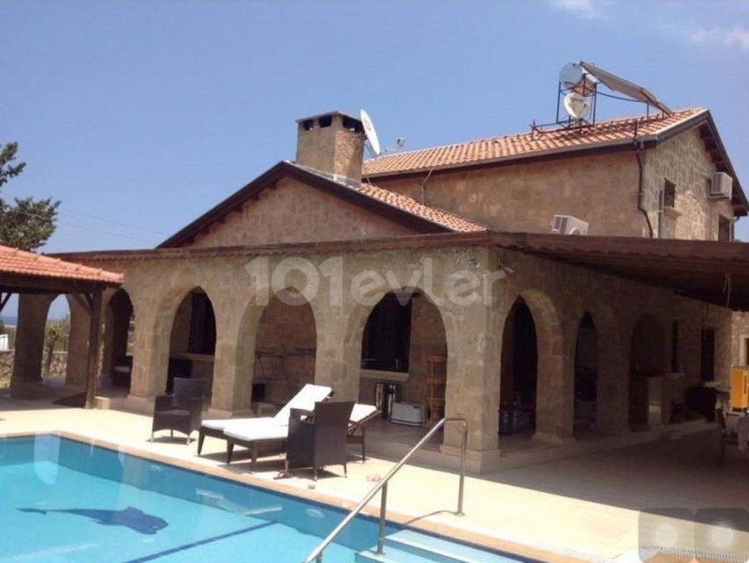 Stunning Magnificent 3 Bedroom Sea Front Villa For Sale Location Near Sun Set Beach Lapta Girne