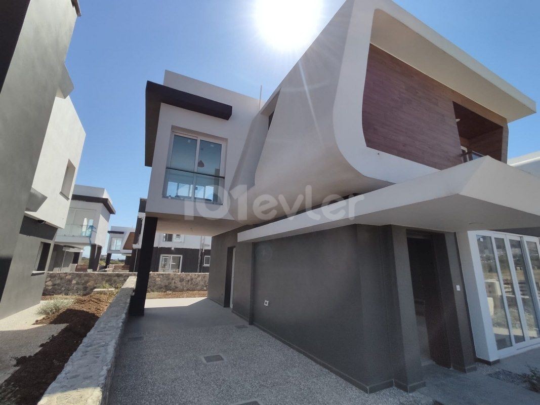 Girne Karşıyaka Satılık Konumda Güzel 3 Yatak Odalı Villa