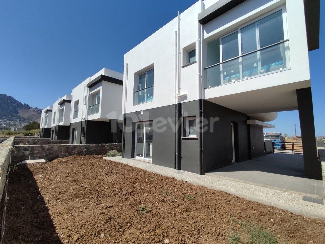 Girne Karşıyaka Satılık Konumda Güzel 3 Yatak Odalı Villa