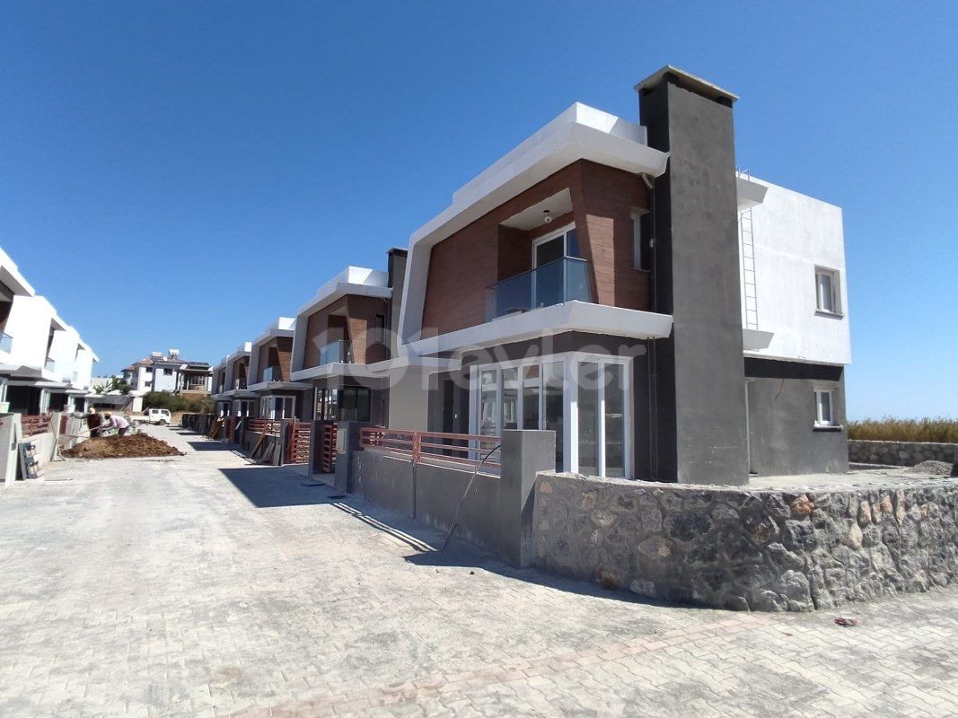 Schöne Villa mit 3 Schlafzimmern zum Verkauf in Girne Karsiyaka