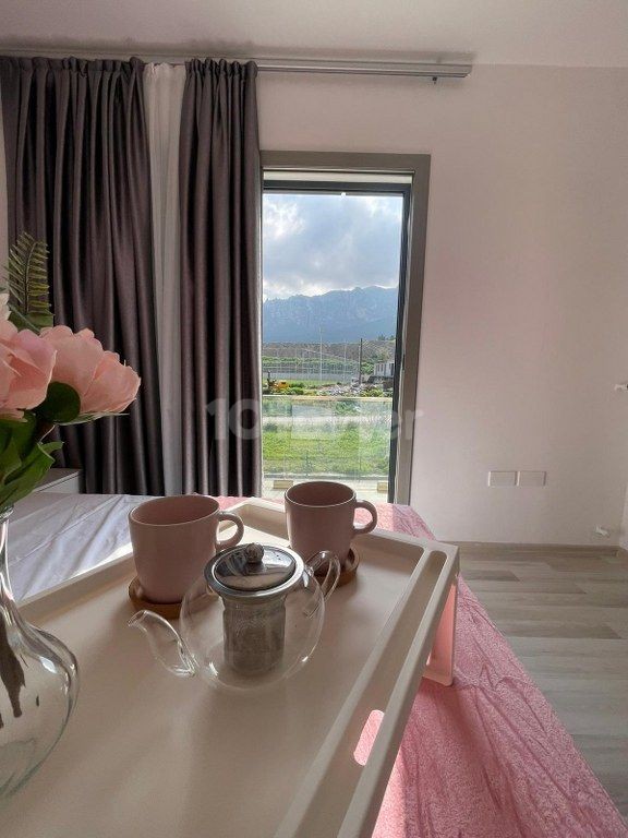 Adorable 3 Schlafzimmer 2 Wohnzimmer Triplex Twin Villa zu verkaufen Lage in der Nähe von Girne American University Karaoglanoglu (Sonderangebot Dont Miss This One)