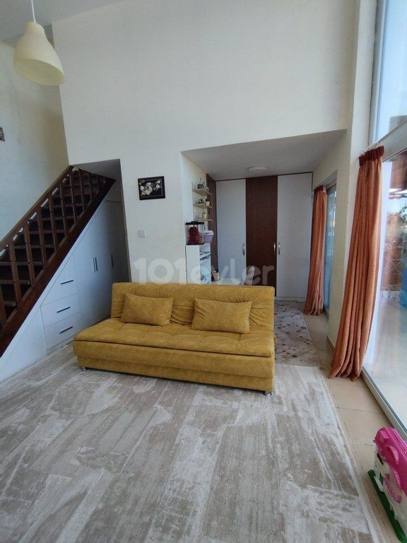 Schöne 2+1 Duplex Villa zu verkaufen Lage Karsiyaka Girne (schöne Meer Berge Panoramablick)