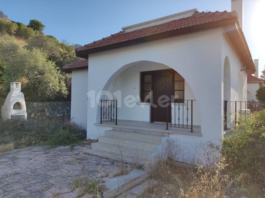 3-Schlafzimmer-Villa zu verkaufen Lage Karsiyaka Girne (Meer und Berg Panoramablick)