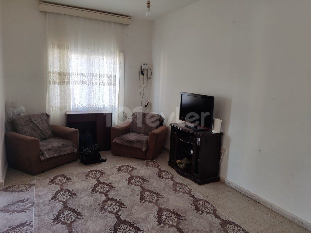 اپارتمان 3 خوابه محل ترمینال منطقه فاماگوستا Baykal Cemal Togan caddesi levent sitesi Lemar Market Yakin Famagusta