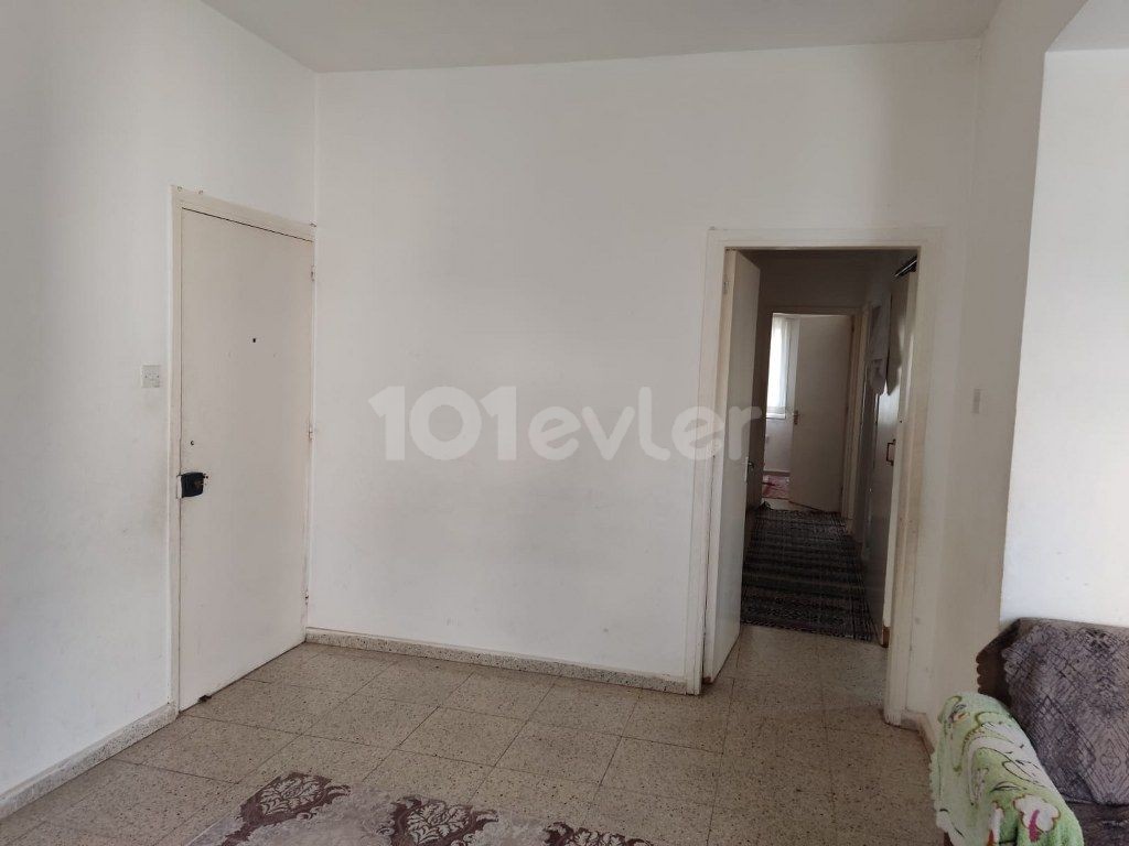 3 Bedroom Apartment For Sale Location Mağusa terminal bölgesi Baykal Cemal Togan caddesi levent sitesi Lemar Market Yakin Famagusta