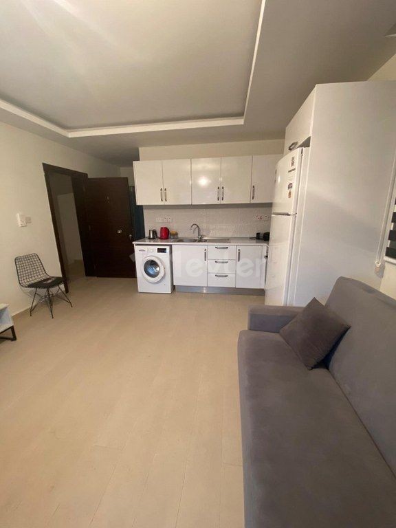 Schöne 1-Zimmer-Wohnung zu verkaufen Lage New Port Kyrenia in der Nähe von Oscar Hotel Girne (mit Bürogenehmigung)