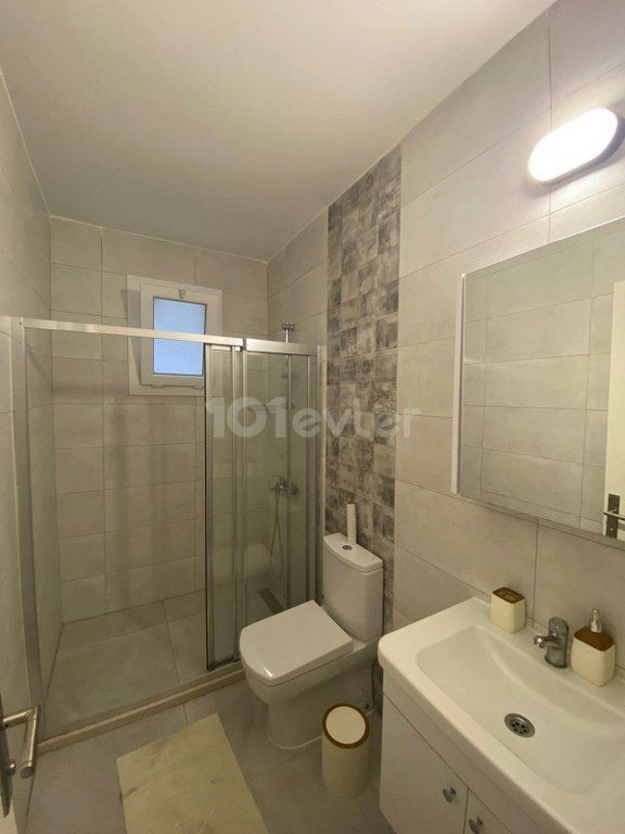 Schöne 1-Zimmer-Wohnung zu verkaufen Lage New Port Kyrenia in der Nähe von Oscar Hotel Girne (mit Bürogenehmigung)