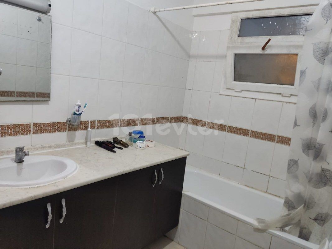 1 Bedroom Apartment For Rent Location Yesiltepe Girne ( Communal Swimming Pool )