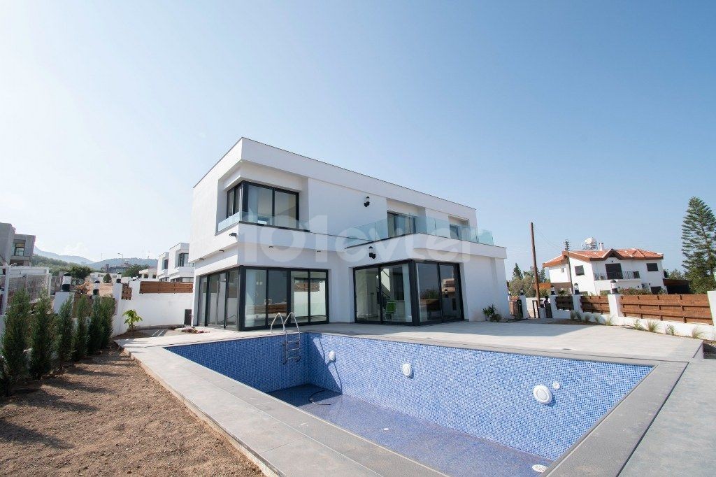 Adorable 5 Bedroom Villa For Sale Location Bellapais Girne(Turkish Title Deeds)