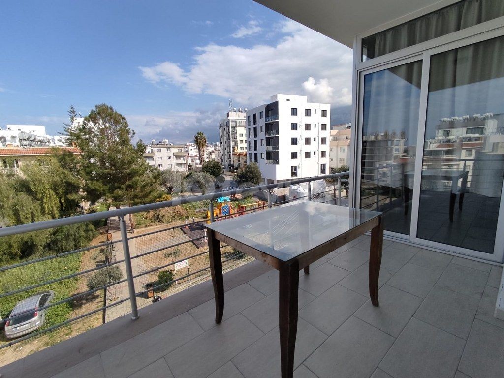 3-Zimmer-Wohnung zu vermieten, Lage hinter Gloria Jeans und Pascucci Café Kyrenia