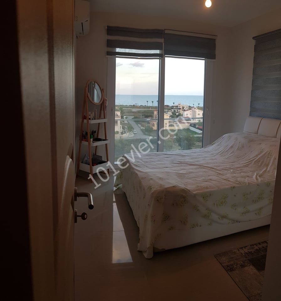 FOR SALE 1+1 SEA VIEW FLAT İN İSKELE LONG BEACH 