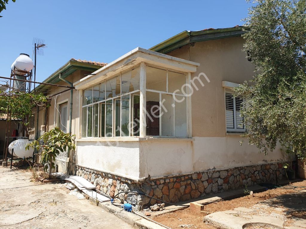 Detached House For Sale in Yukarı Bostancı, Guzelyurt