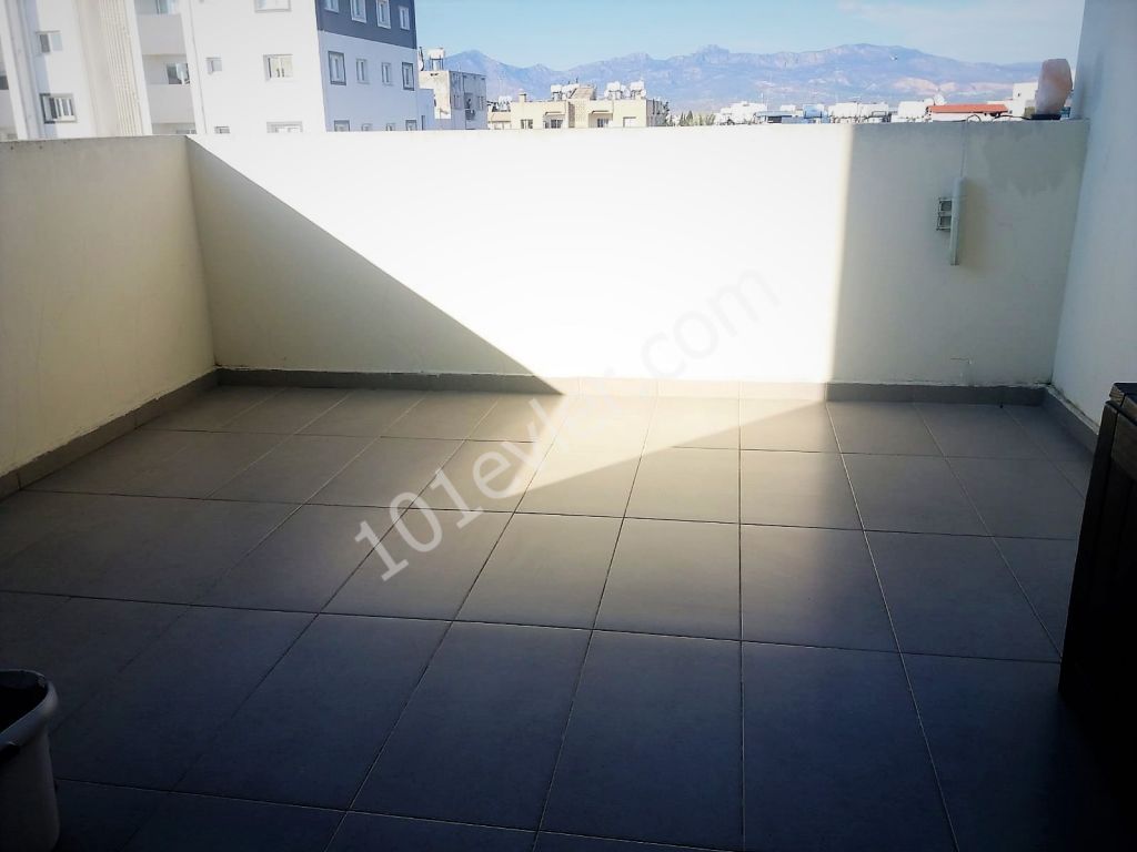 Penthouse For Sale in Küçük Kaymaklı, Nicosia