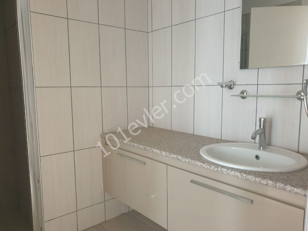 Flat To Rent in Küçük Kaymaklı, Nicosia