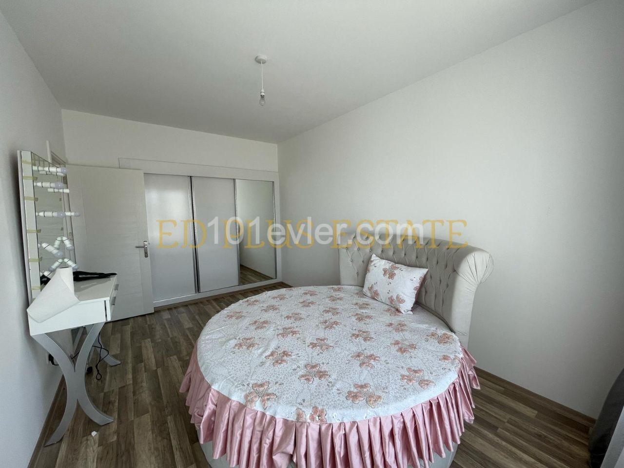 Flat For Sale in Küçük Kaymaklı, Nicosia