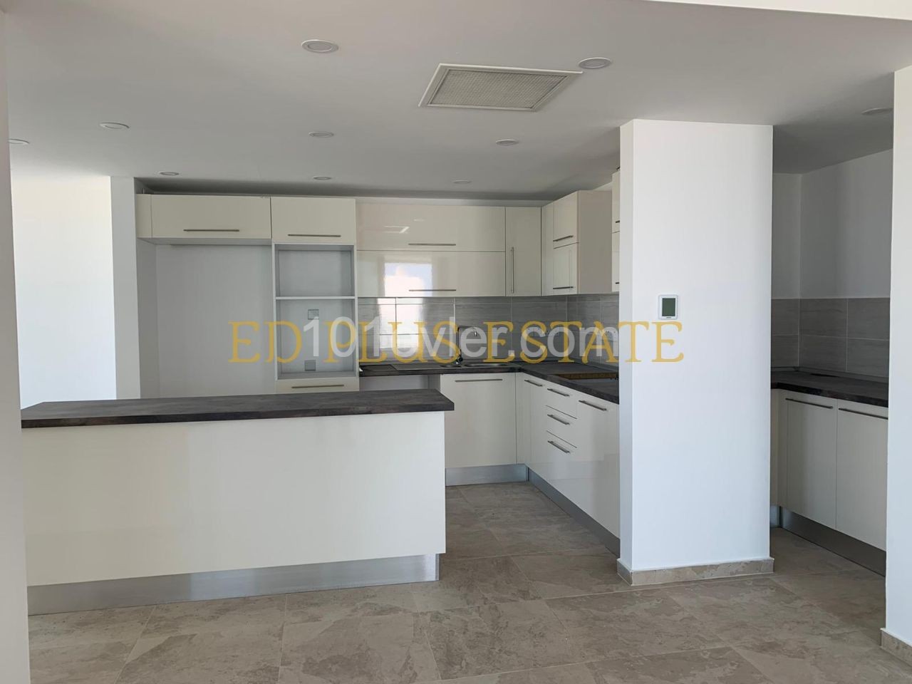 Flat To Rent in Girne Merkez, Kyrenia