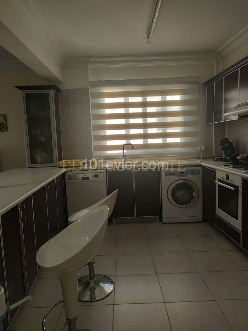 Girne Merkezde Full Eşyalı Satılık 2+1 Penthouse