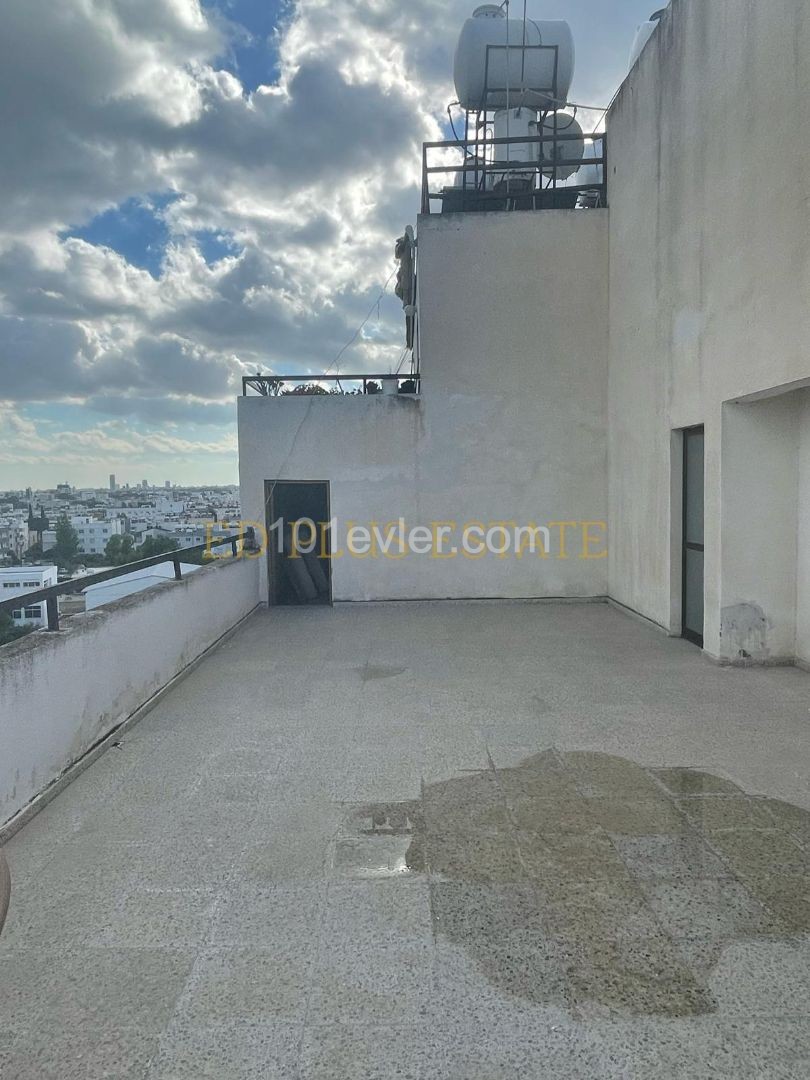 3+1 Penthouse For Sale in Nicosia Göçmenköy ** 