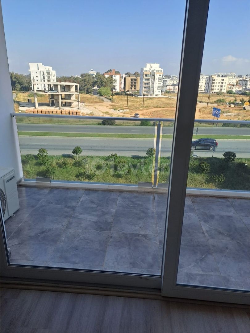 Komplett möblierte 2+1-Wohnung zur Miete neben dem Famagusta City Mall
