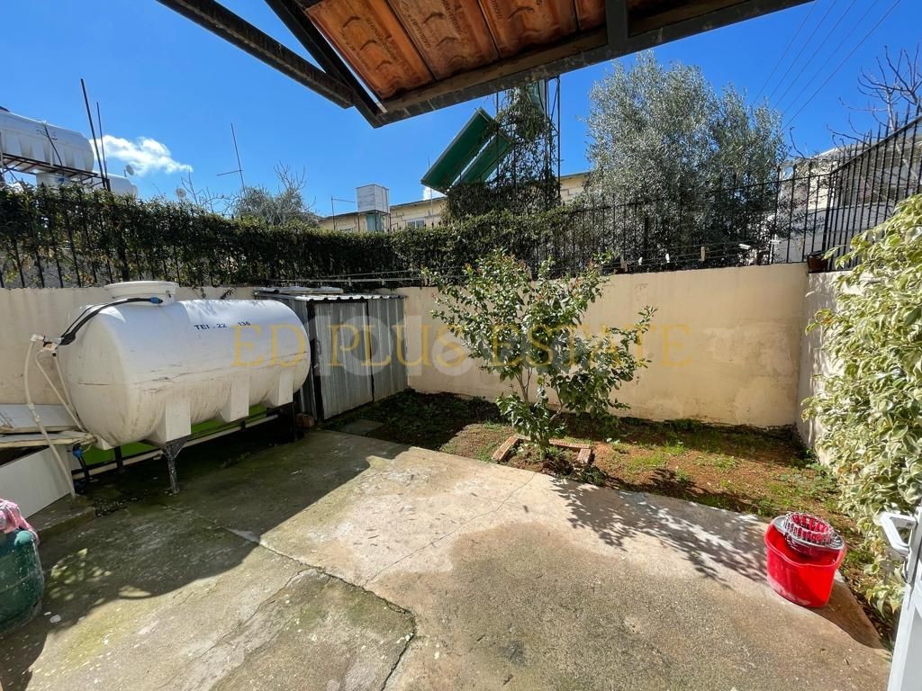 Möbliertes 2+1 Haus mit Garten zu vermieten in Göçmenköy, Nikosia