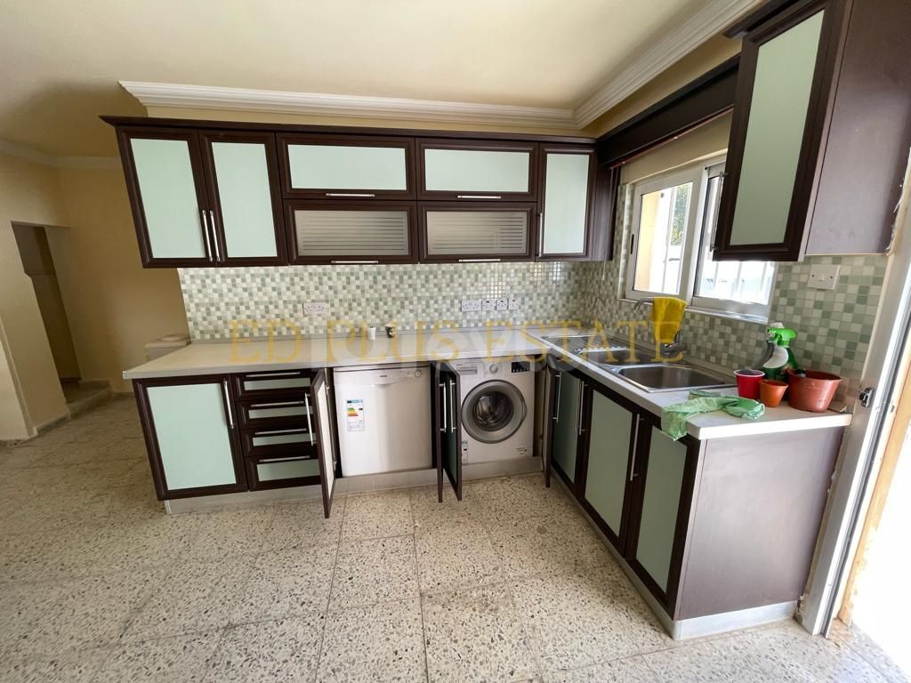 Möbliertes 2+1 Haus mit Garten zu vermieten in Göçmenköy, Nikosia