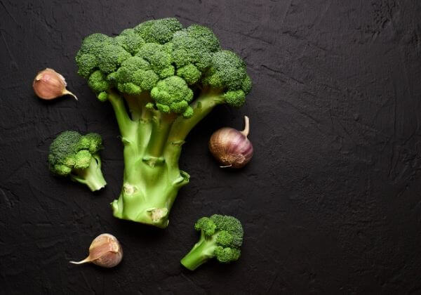 Caramelized Broccoli with Garlic - Men’s Health - 1MD