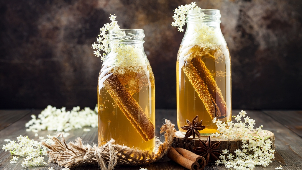 Homemade fermented cinnamon and ginger kombucha tea infused with elderflower