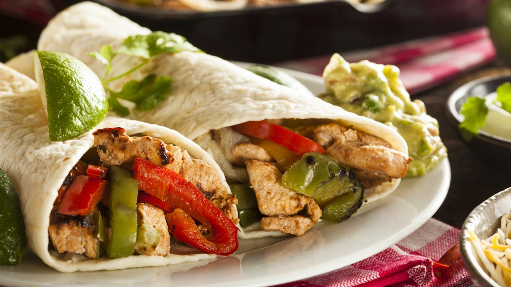 Chicken fajita rolls