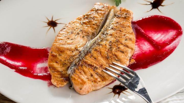 Salmon with Cherry Sauce