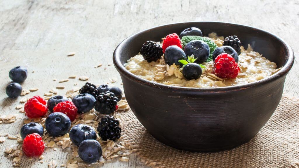 a bowl of cereal with berries