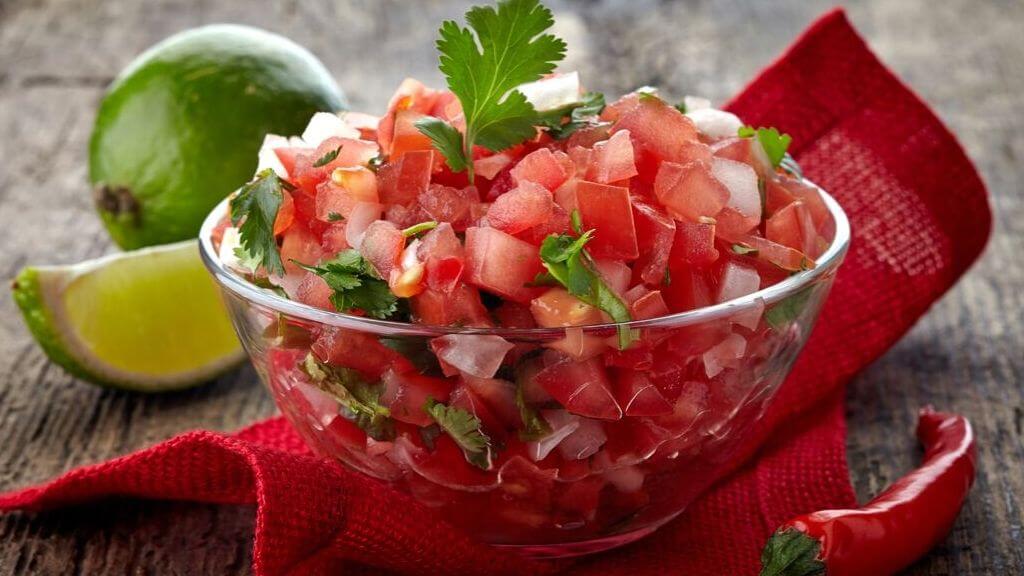 A fresh bowl of salsa