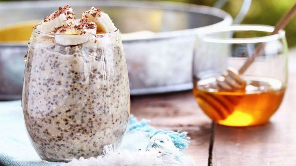 Banana, chia and honey oatmeal