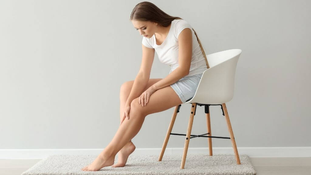 Woman with leg pain