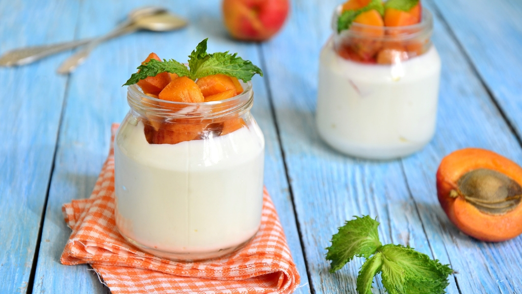 Yogurt with fresh apricots